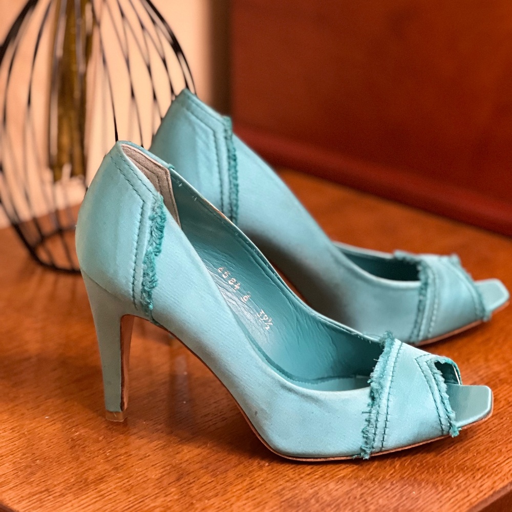 Pedro Garcia Distressed Pumps